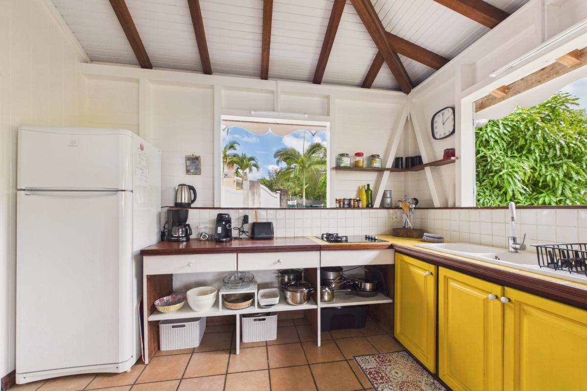 villa-avec-piscine-riviere-salee-martinique-7-pers - cuisine ouverte